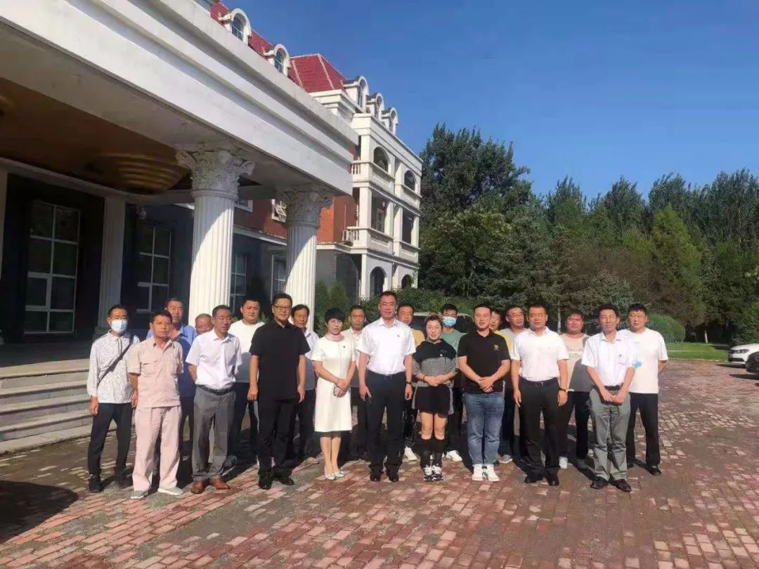 巩固脱贫攻坚成果,助力乡村振兴—金世豪集团向岫岩县黄花甸镇关门山村送驻村干部工作