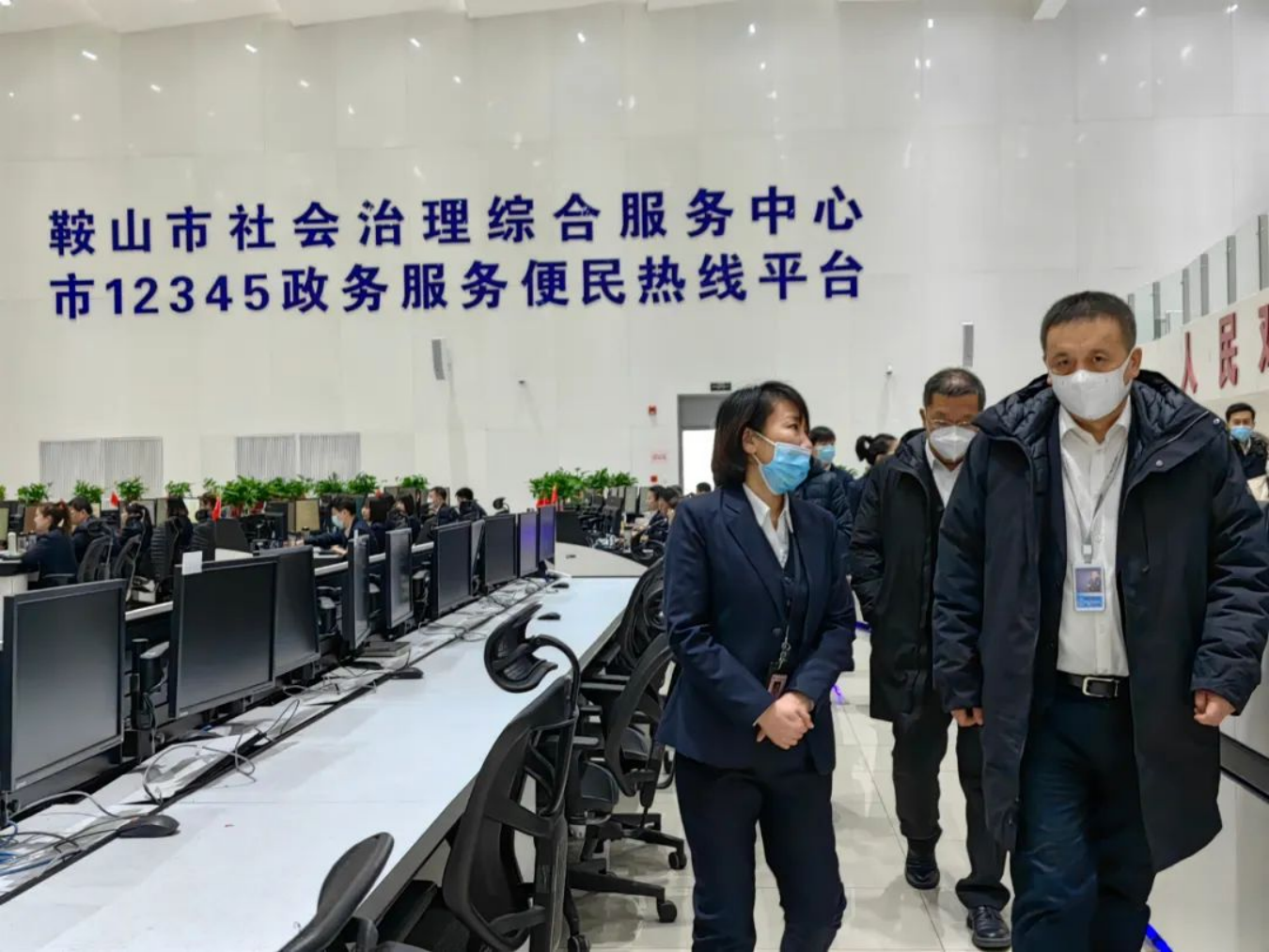 数九冬风冰雪寒，，，，，，，，新春慰问关怀暖